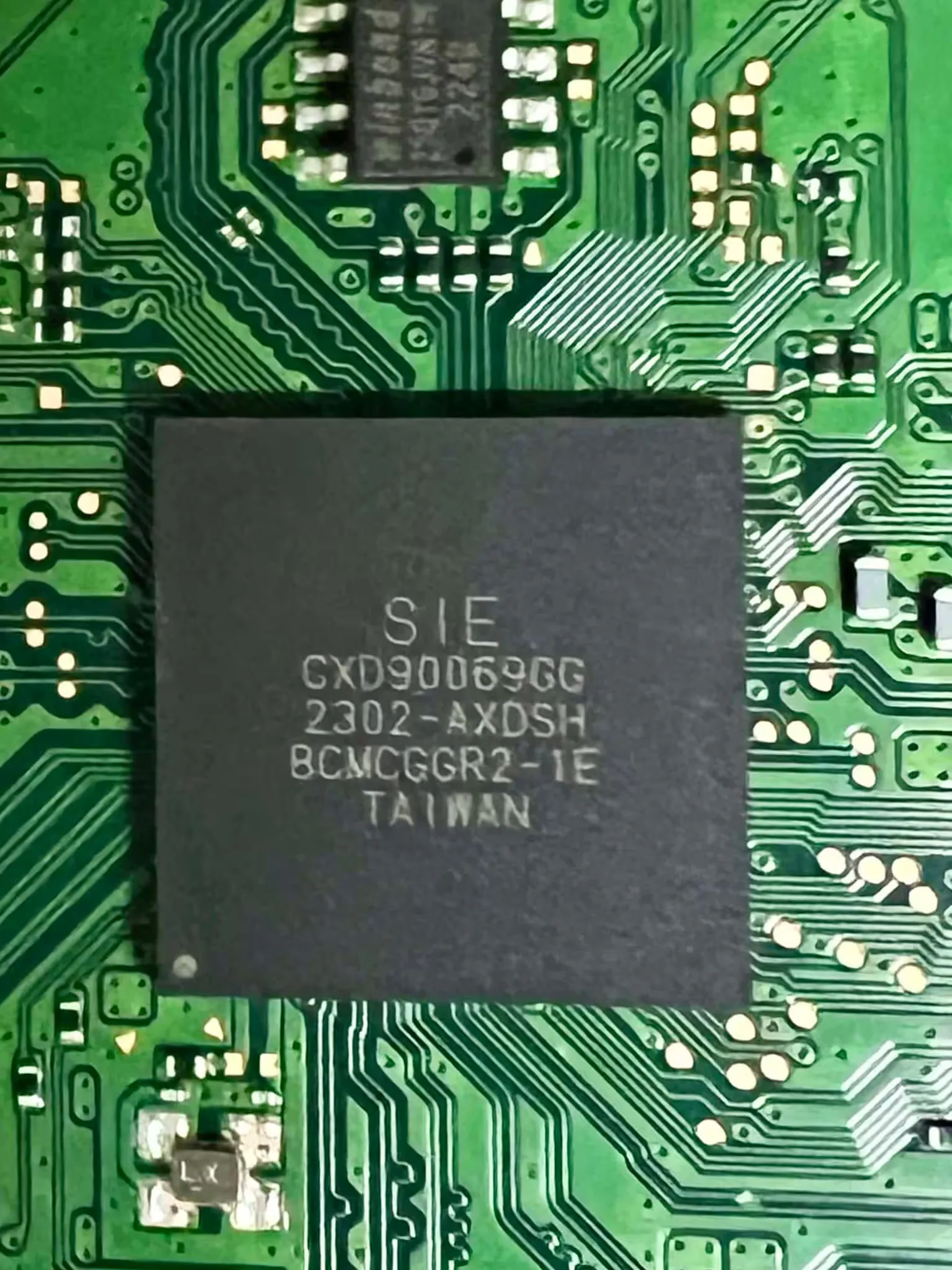 Southbridge-chip op het moederbord van een PlayStation 5
